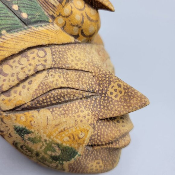 Vtg Wooden Hand Carved Decorative Mask Tribal Face & Bird Wall Decor Indonesian - Picture 2 of 7